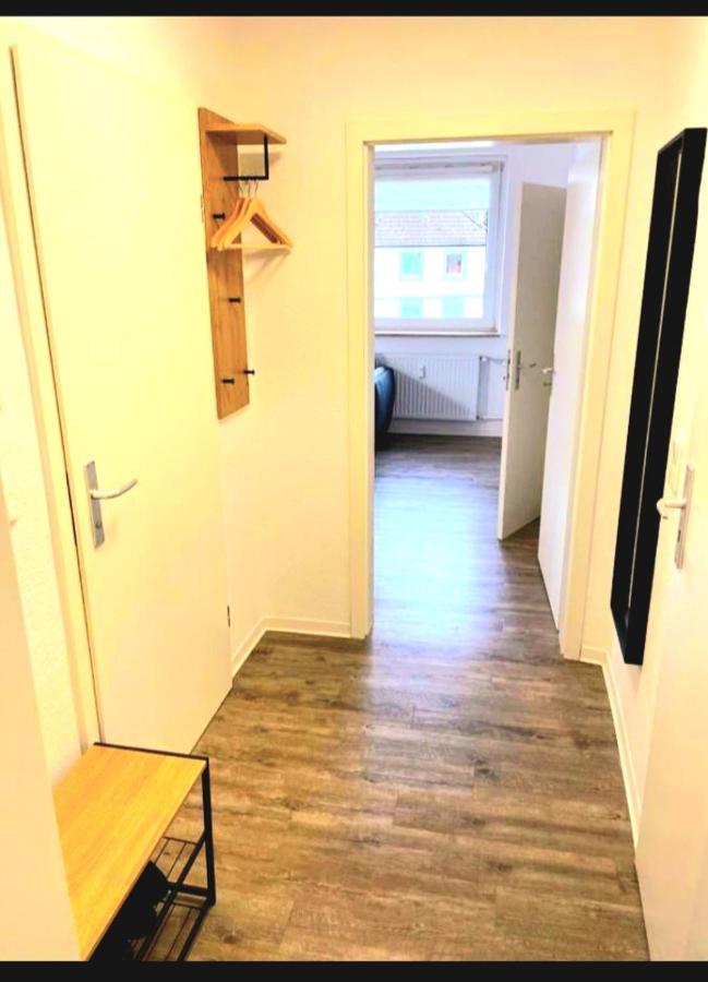 City Apartment Duisburg 2#Netflix &Wlan &Kingsize Bett & Kaffee Maschine & Central & 500M Innenhafen & 2 Min U Bahn Buitenkant foto