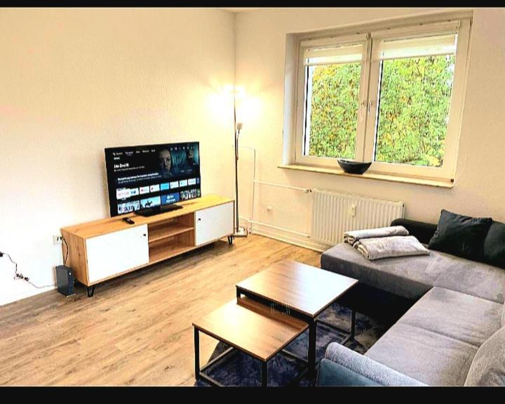 City Apartment Duisburg 2#Netflix &Wlan &Kingsize Bett & Kaffee Maschine & Central & 500M Innenhafen & 2 Min U Bahn Buitenkant foto