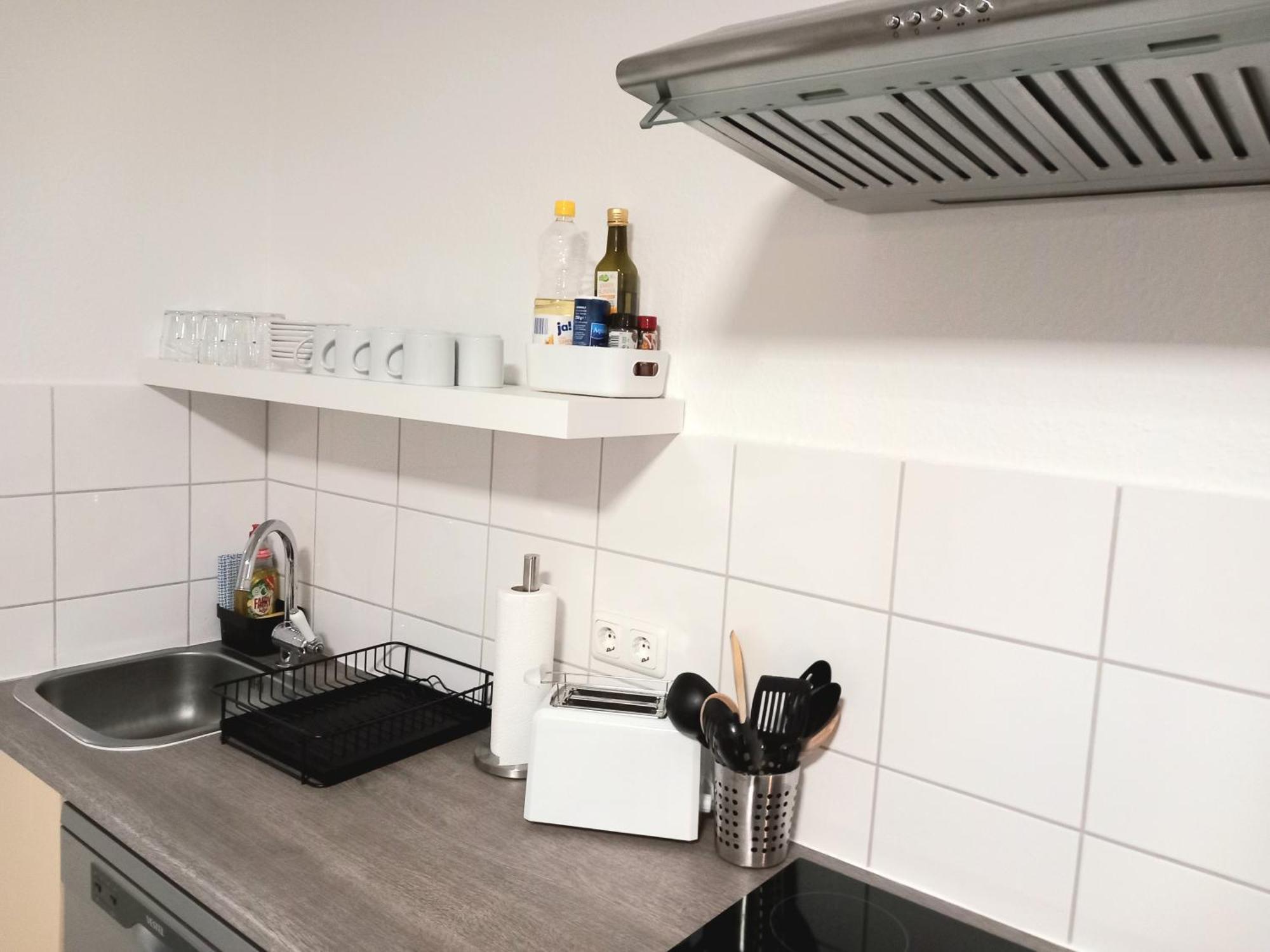 City Apartment Duisburg 2#Netflix &Wlan &Kingsize Bett & Kaffee Maschine & Central & 500M Innenhafen & 2 Min U Bahn Buitenkant foto