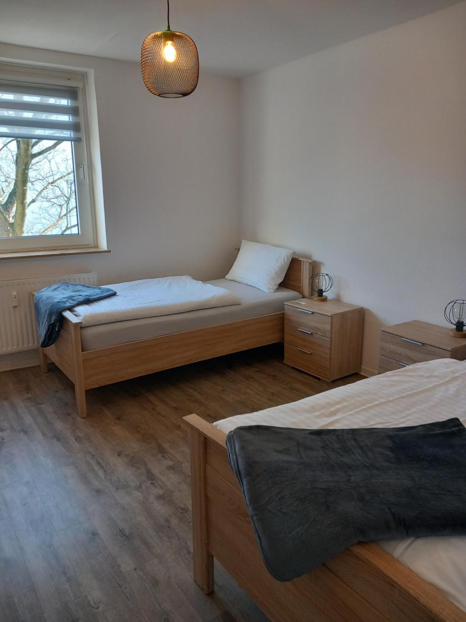 City Apartment Duisburg 2#Netflix &Wlan &Kingsize Bett & Kaffee Maschine & Central & 500M Innenhafen & 2 Min U Bahn Buitenkant foto